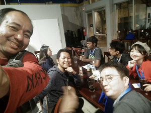 Maaf, saya kurang bisa wefie.