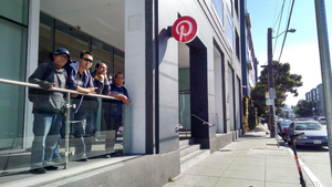 Foto dari luar kantor Pinterest